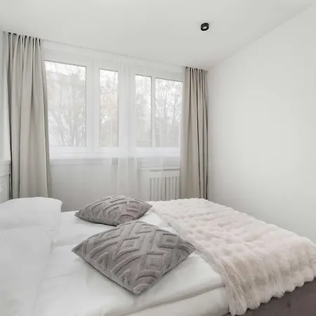 Beautiful Apartment For 4 People By Noclegi Renters Wroclaw Exterior photo