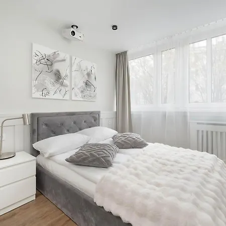 Beautiful Apartment For 4 People By Noclegi Renters Wroclaw Exterior photo