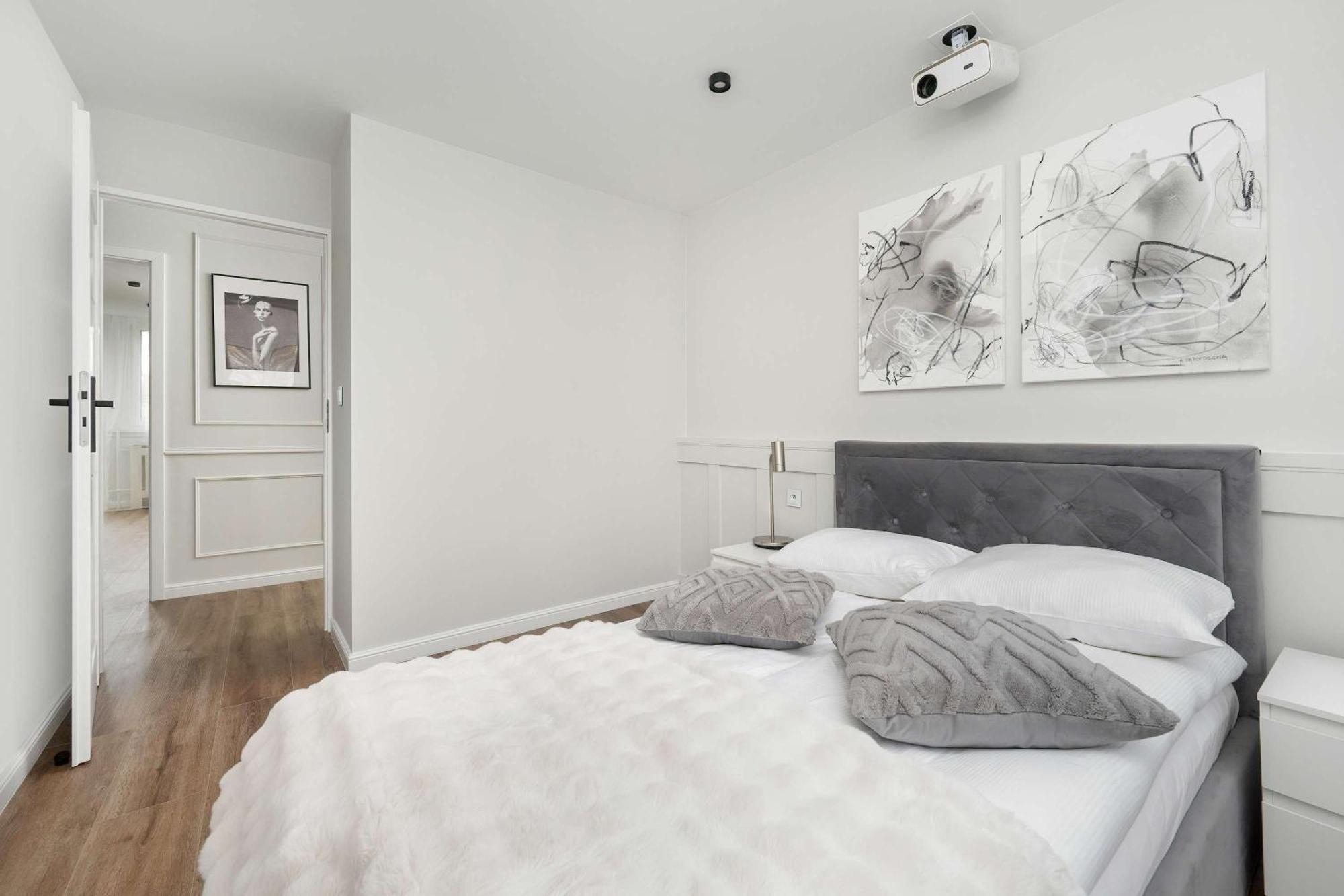 Beautiful For 4 People By Renters Apartment *